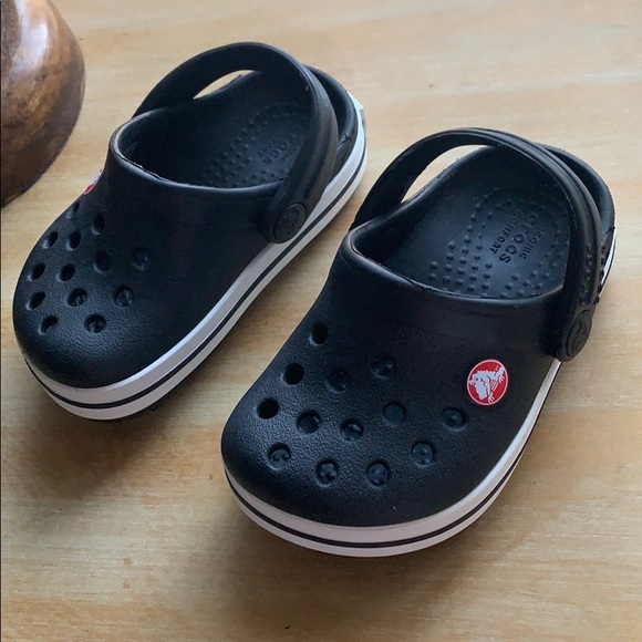 black crocs size 4